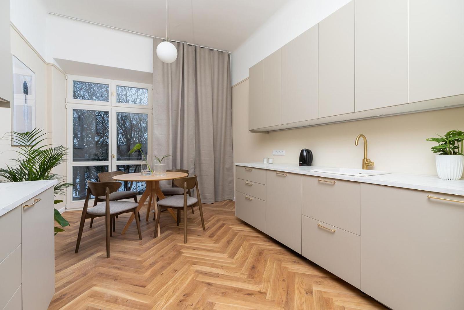 Apartament With Balcony - Rejtana 10